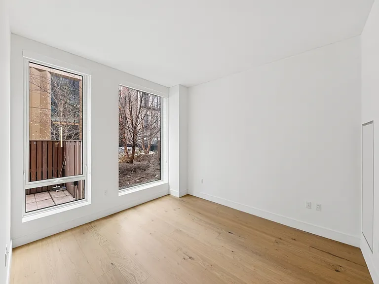 312 W 43rd St #2B — Photo 9