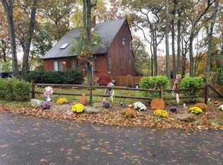 34 Garden Rd, Rocky Point, NY 11778