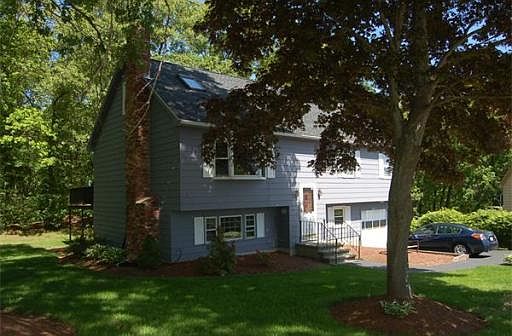 2nd image of 15 Kosciusko St