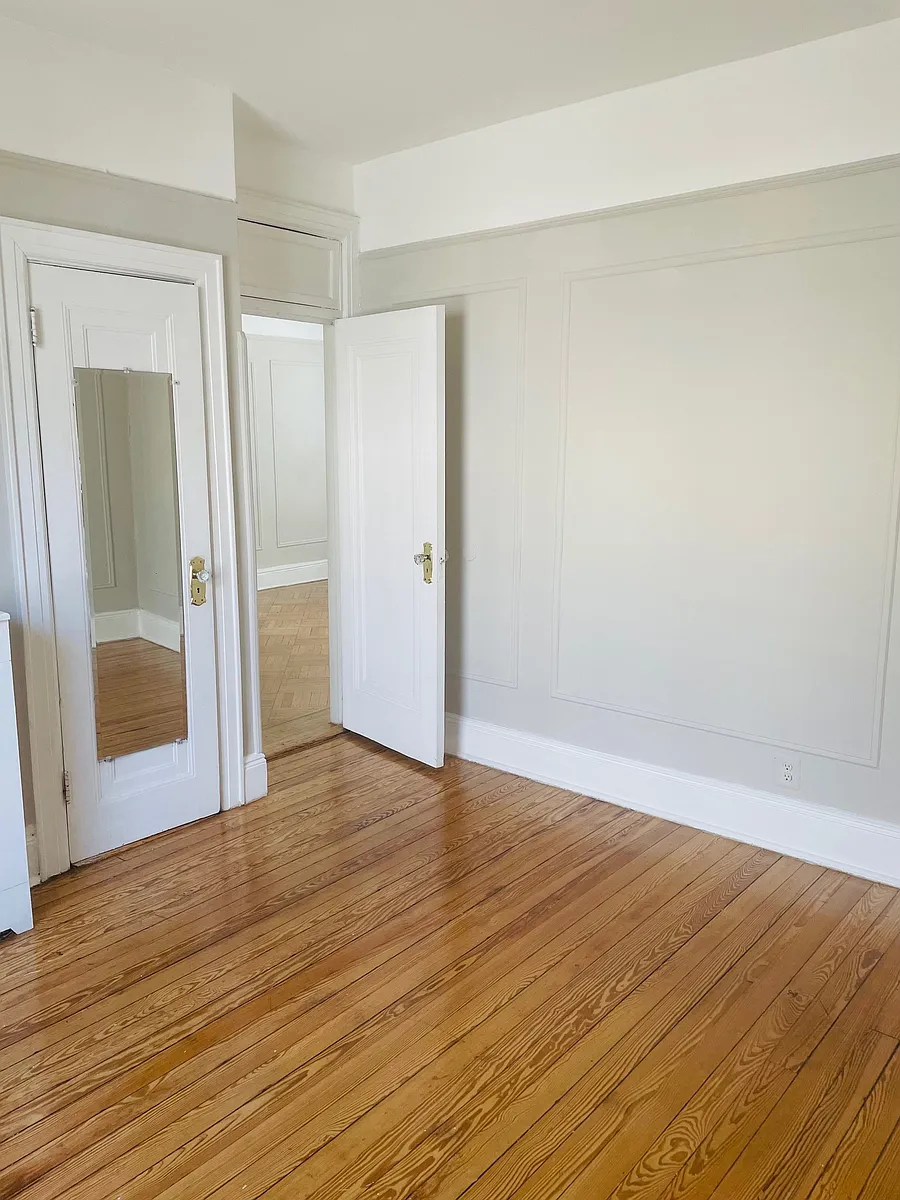 Building Photo - 31-44 35th St #5