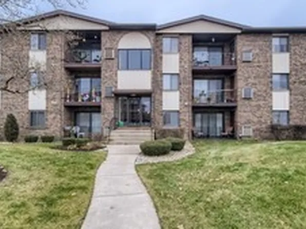 14011 Laramie Ave APT 309, Crestwood, IL 60418
