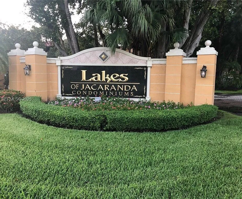 10765 Cleary Blvd — Photo 2