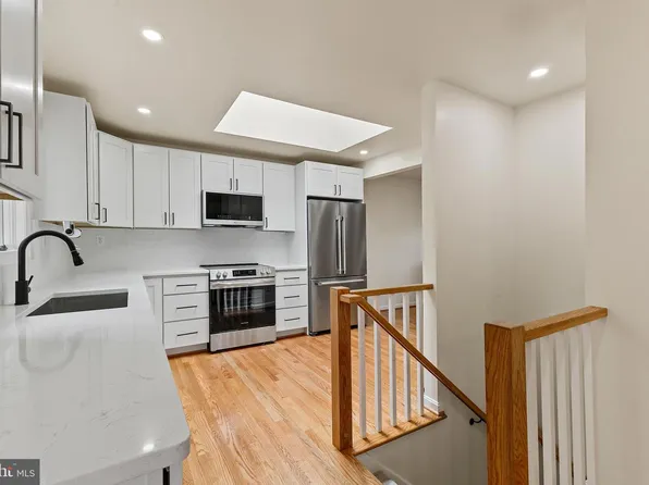 6211 Houston Ct, Alexandria, VA 22310