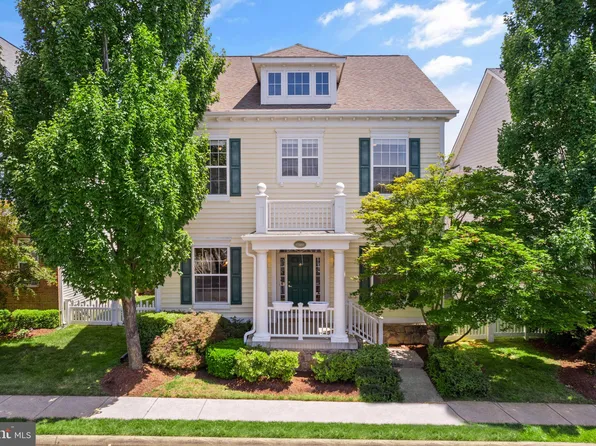 17451 Lethridge Cir, Round Hill, VA 20141