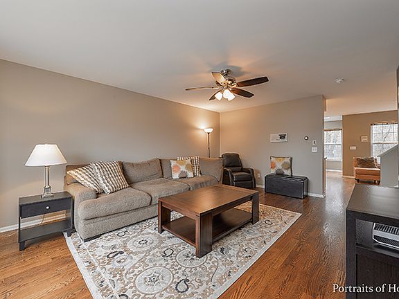 2nd image of 1420 Charleston Ct #1420