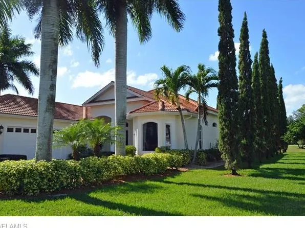 575 Eagle Creek Dr, Naples, FL 34113