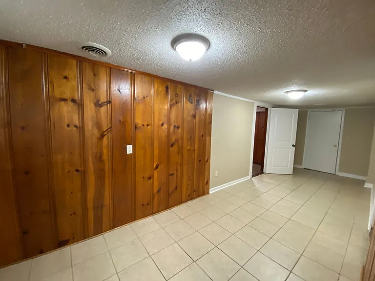 1104 Chatwood St — Photo 6