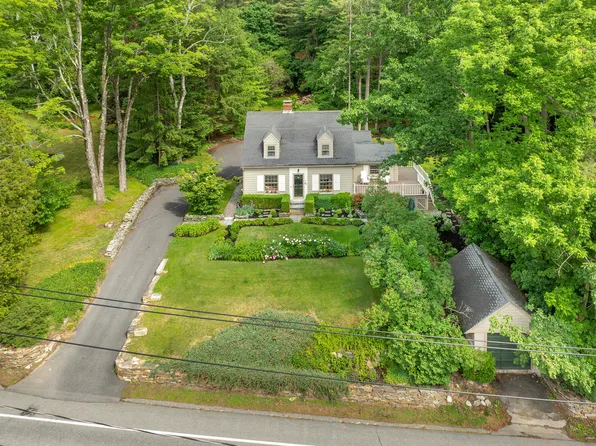 85 Leighton Road, Falmouth, ME 04105