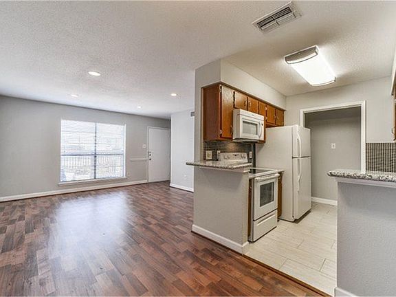 3rd image of 8801 Hammerly Blvd APT 1606
