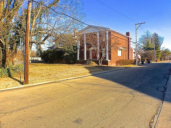 3100 Frankfort Ave - Front view