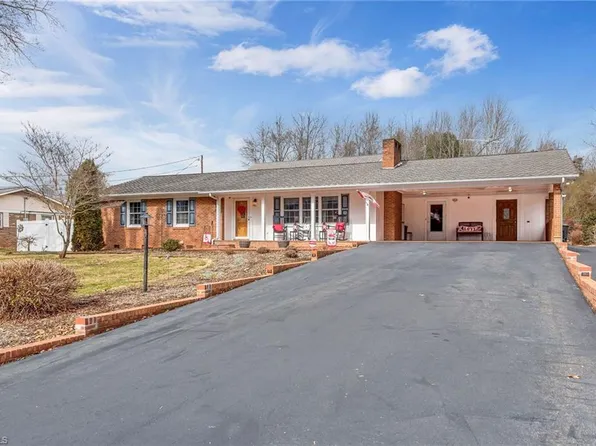 187 Raven Midlawn Dr, Wilkesboro, NC 28697