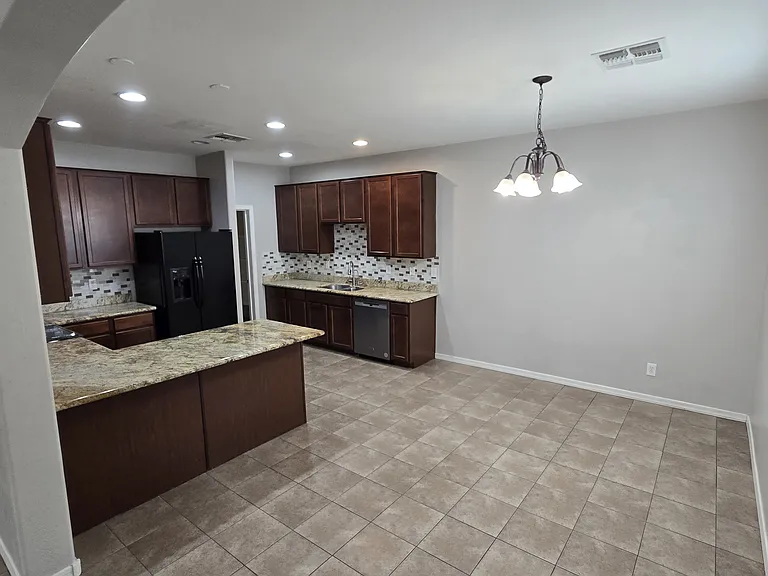 950 S Wallrade Ln — Photo 6