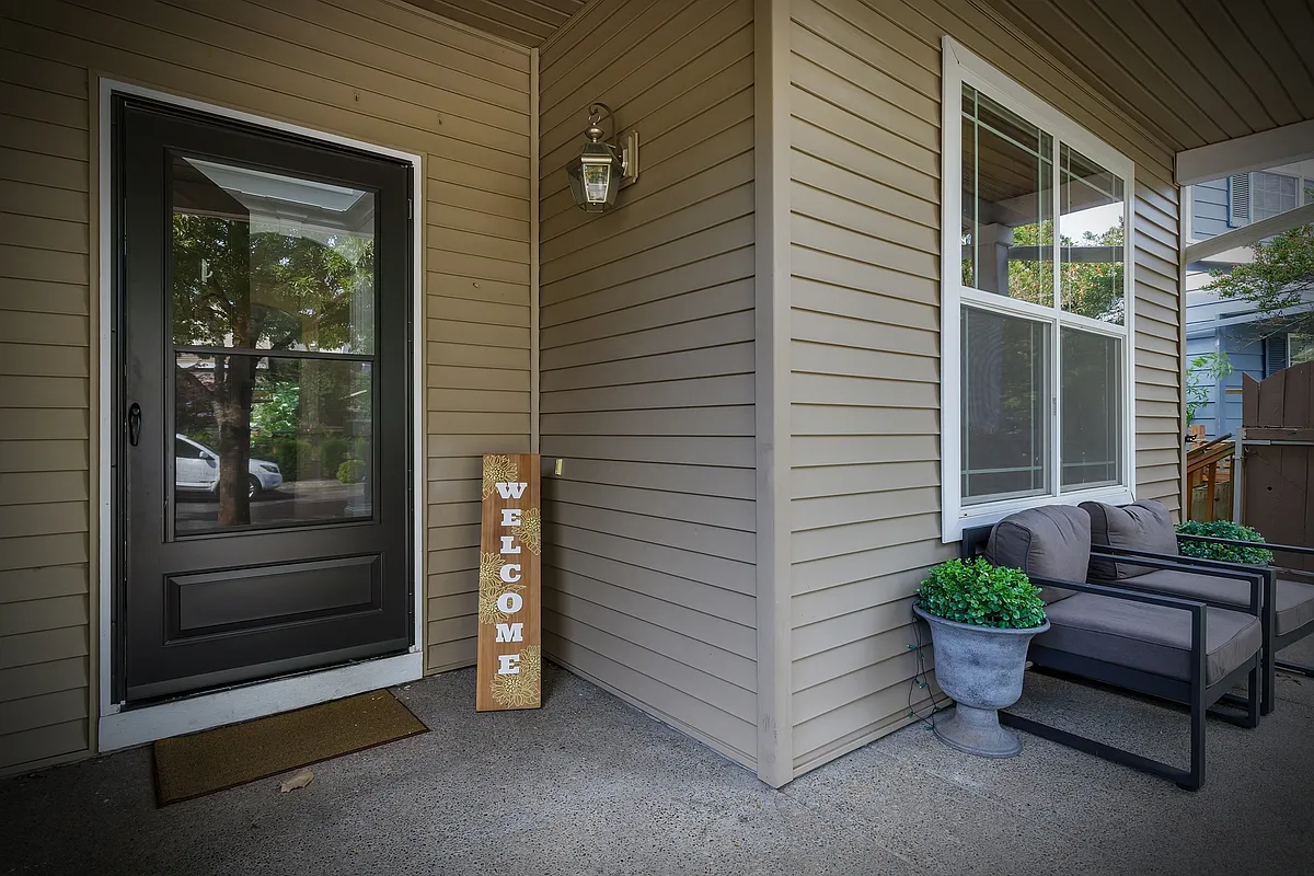 Building Photo - 3541 SW Wonderview Ave #7/3
