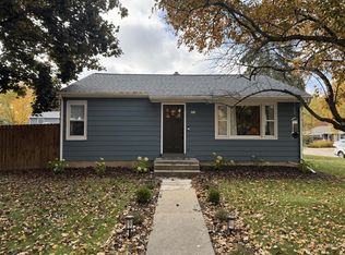 405 Coolidge St, Oconomowoc, WI 53066