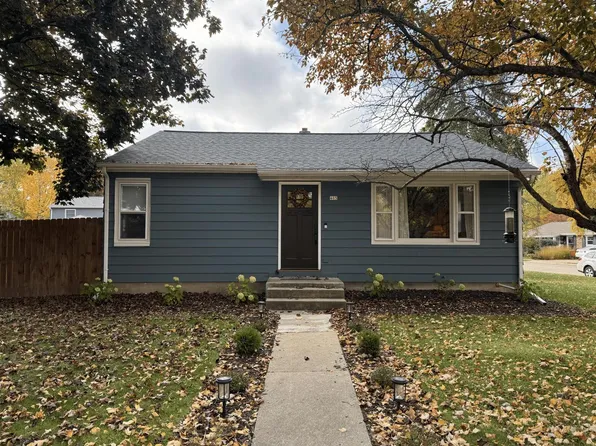 405 Coolidge STREET, Oconomowoc, WI 53066