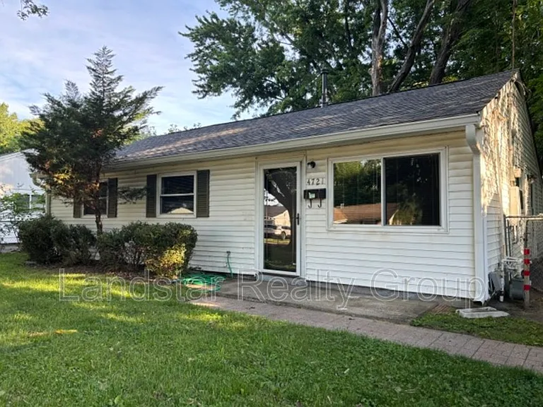 4721 Granada Dr — Photo 2