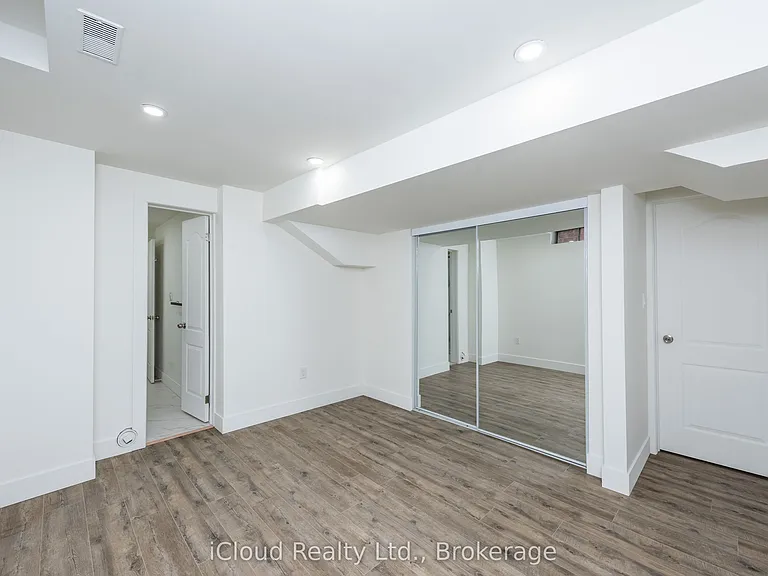 899 Boyer Blvd #LOWER LEVEL — Photo 18