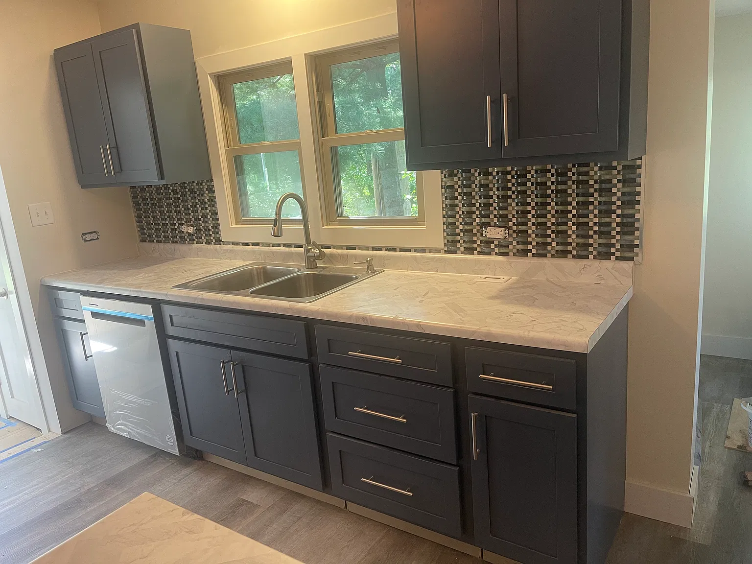 325 Waverly Rd — Photo 2