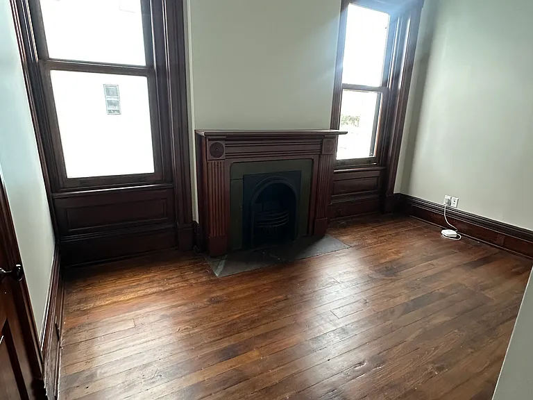 1015 Dayton St — Photo 31