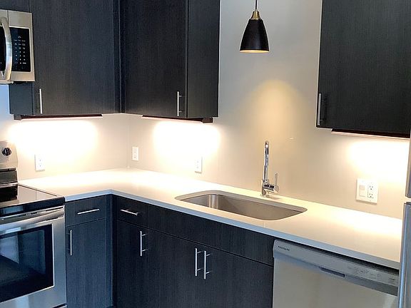 3rd image of 110 Harris St #313