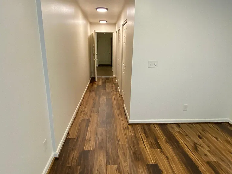 400 W Roy St #104 — Photo 5