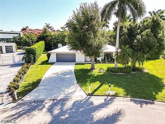 2nd image of 14958 Bonaire Cir