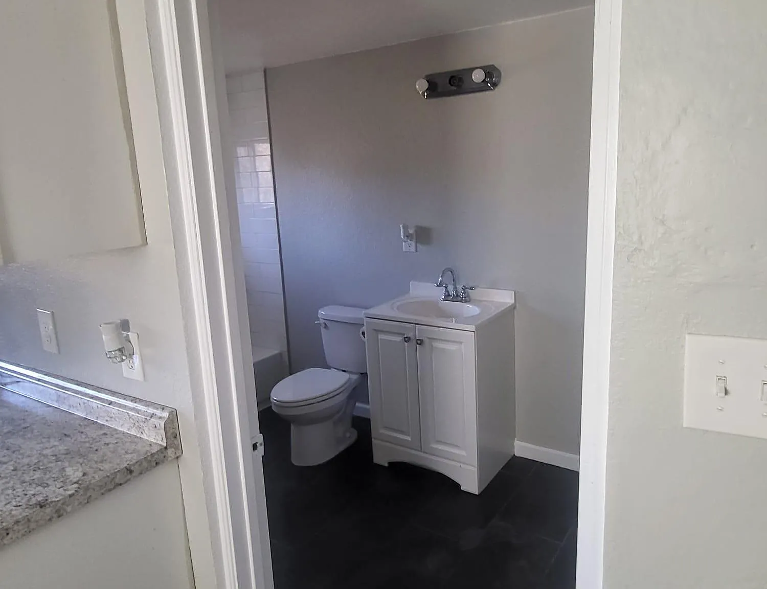 Studio, 550 sqft, $1,100 — Photo 4