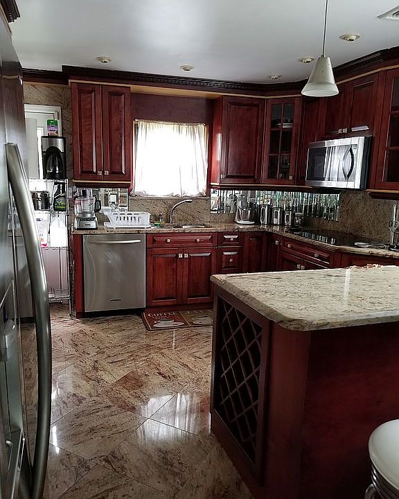 1st image of 830 Pepperidge Rd