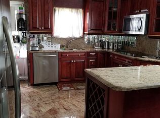 830 Pepperidge Rd, Westbury, NY 11590