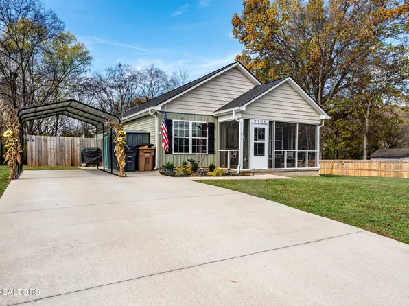 2105 Sunny Ln, Knoxville, TN 37912