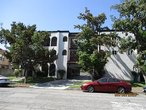 631 E Elk Ave Photo 1