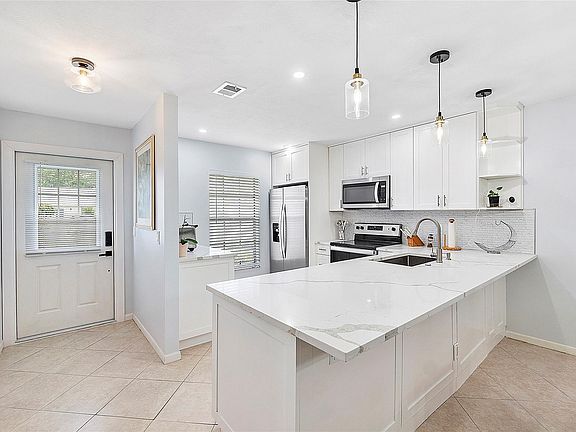 4th image of 393 Bennington Lane #393