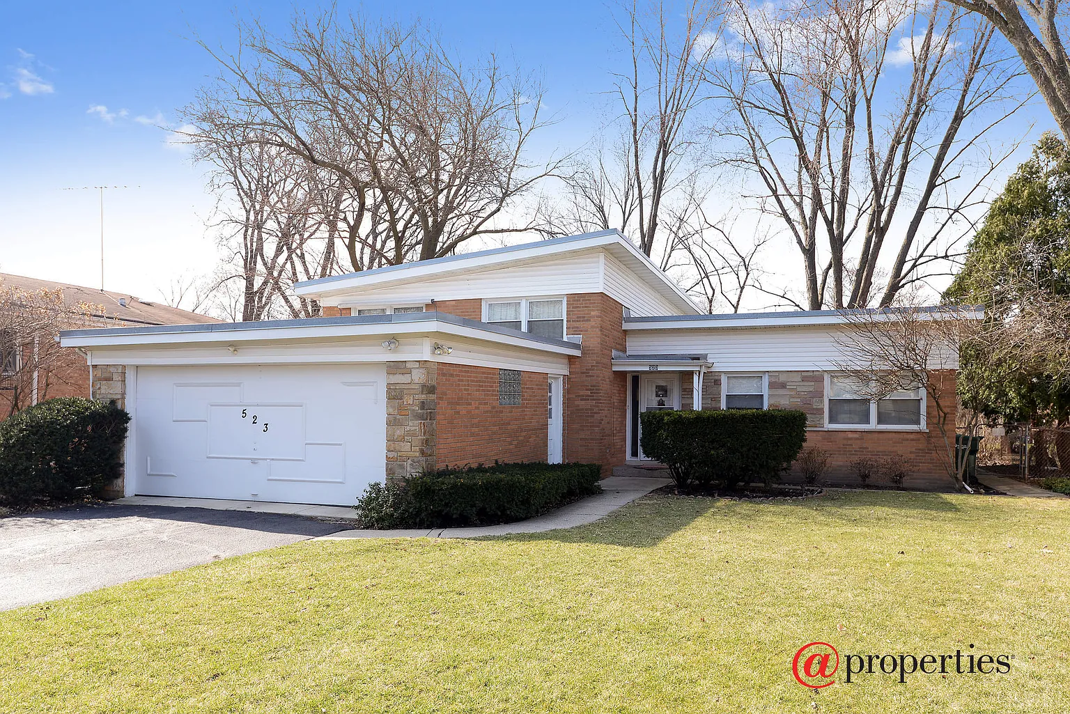 523 Romona Rd photo 1