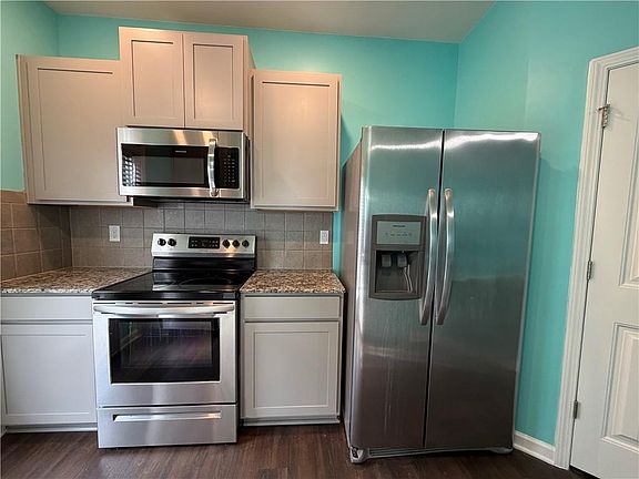 3rd image of 85 Chastain Cir
