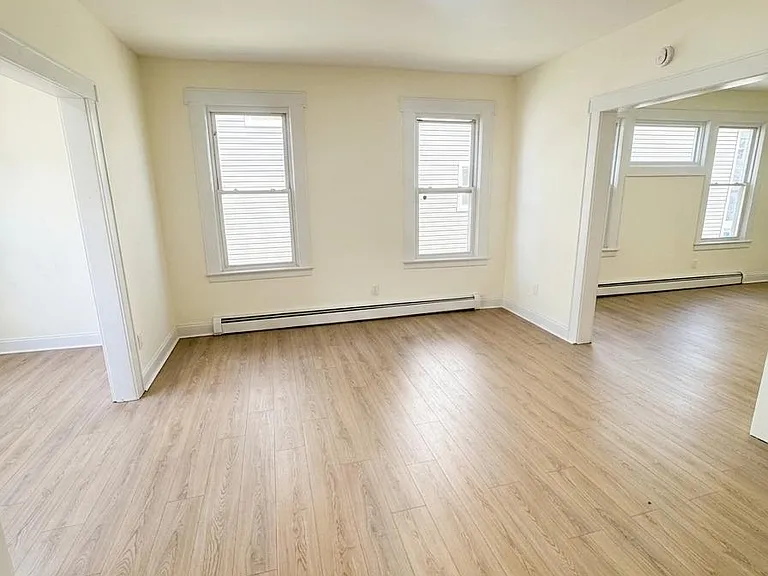 186 Isabella Ave #1 — Photo 2