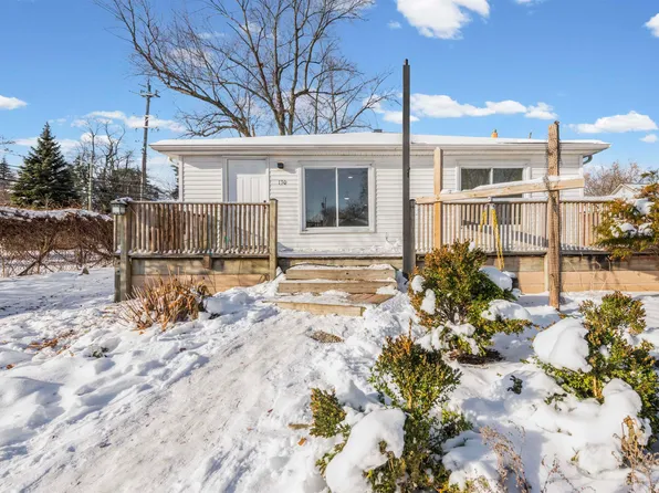 130 Calvert Ave, Waterford, MI 48328