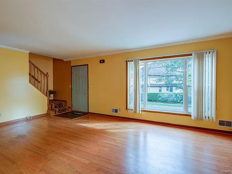 41 Beechwood Ave #HOUSE — Photo 6