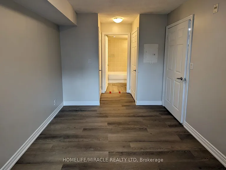 225 Wellesley St E #607 — Photo 16