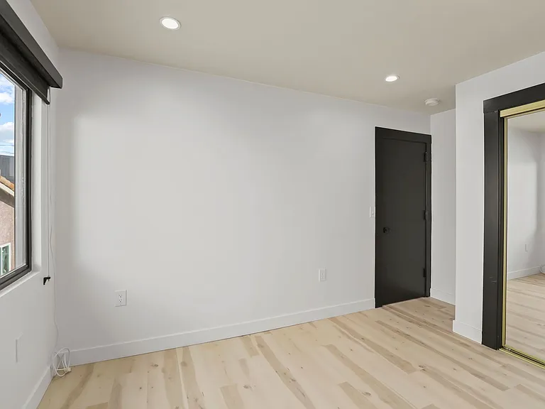 1139 Bellevue Ave — Photo 14