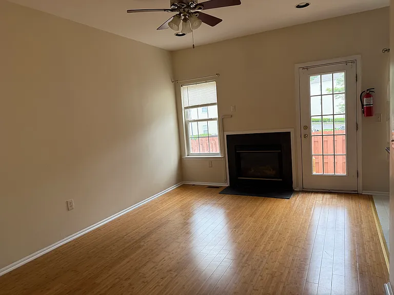 808 Margaret Ct — Photo 8