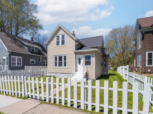 63 E Cotton St, Fond Du Lac, WI 54935