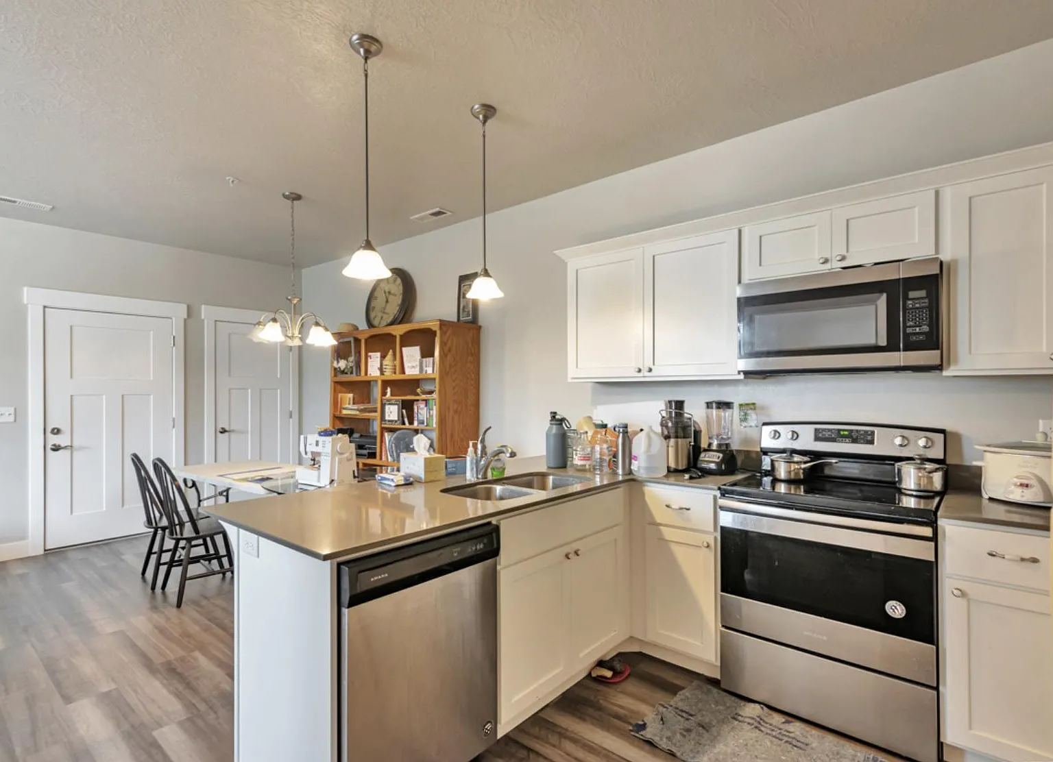3 bed, 1272 sqft, $1,780 — Photo 4