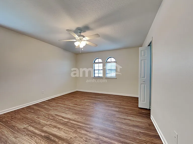 235 Buck Run Way St — Photo 17