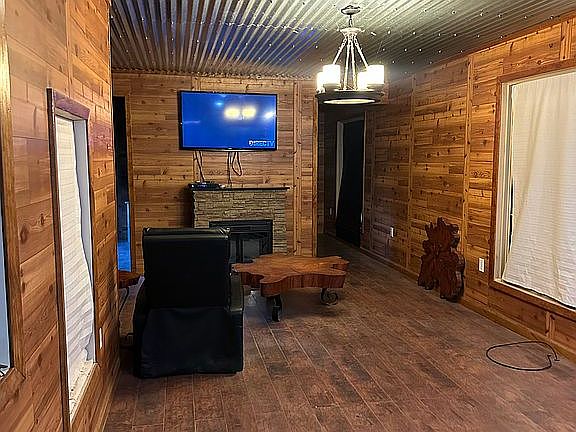 2nd image of 509 Landview Dr