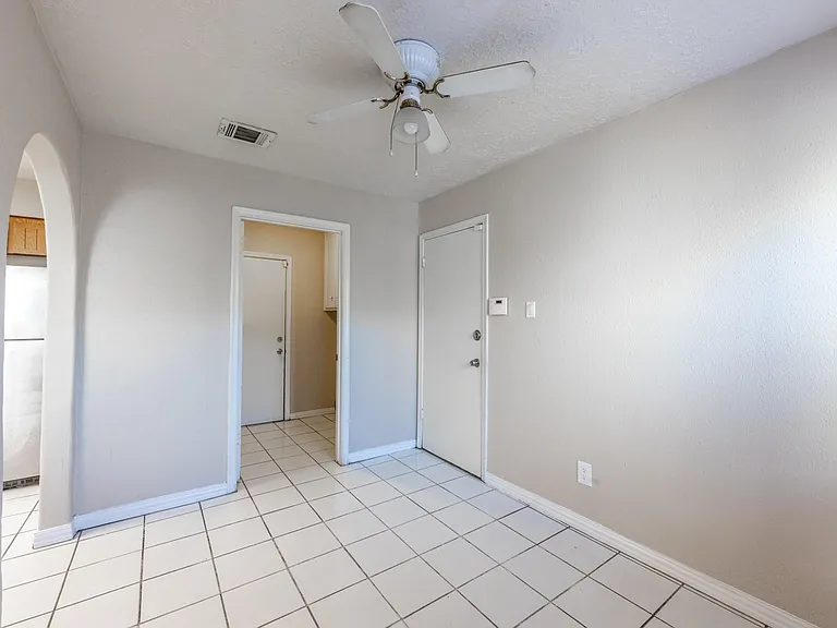 6030 Gallant Forest Dr — Photo 17