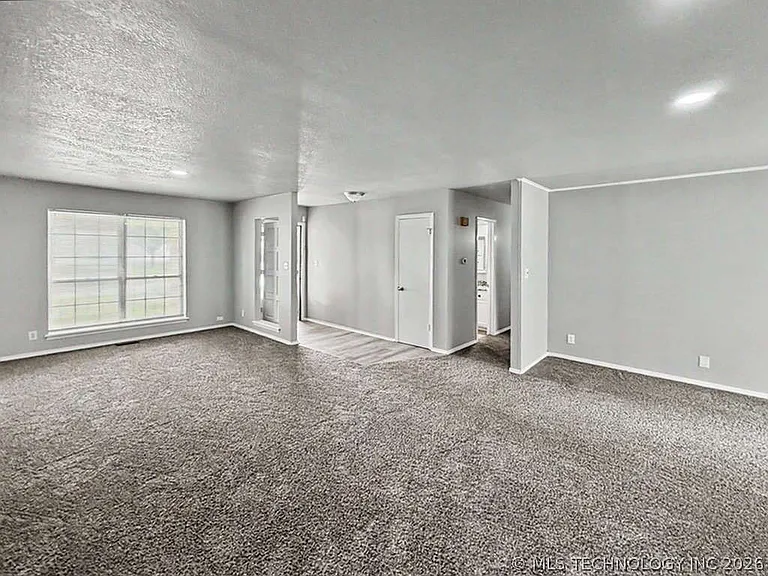 5210 S 74th Ave E — Photo 9