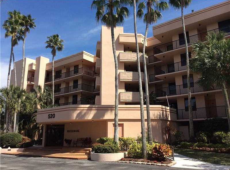 1st image of 520 SE 12th St APT 105