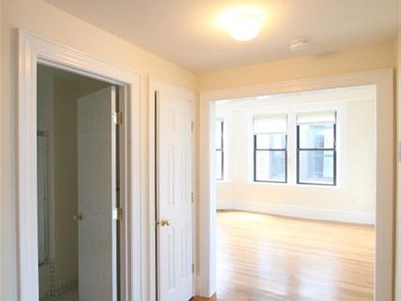 4th image of 881 Massachusetts Ave APT 33