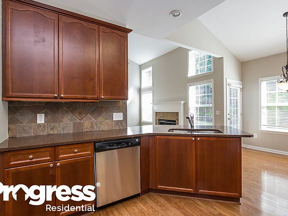 4th image of 505 Cedarwood Dr