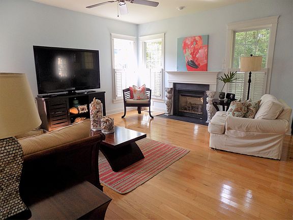 2nd image of 111 Blackwater Dr